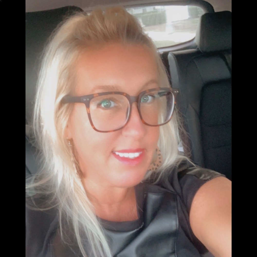 Meet your Posher, Leah